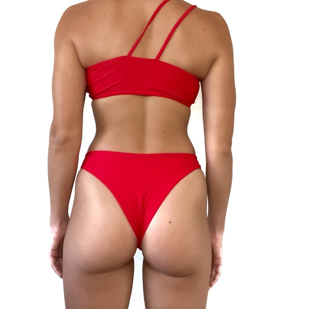 Red Bikini - Picture 2 of 2